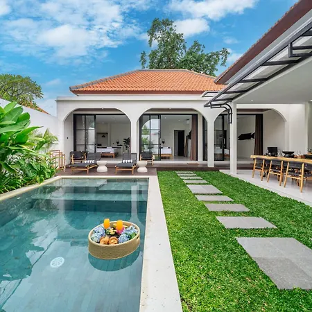 Brand New 4Bdr Villa - Cozy And Stylish - Canggu With Breathtaking Stunning View